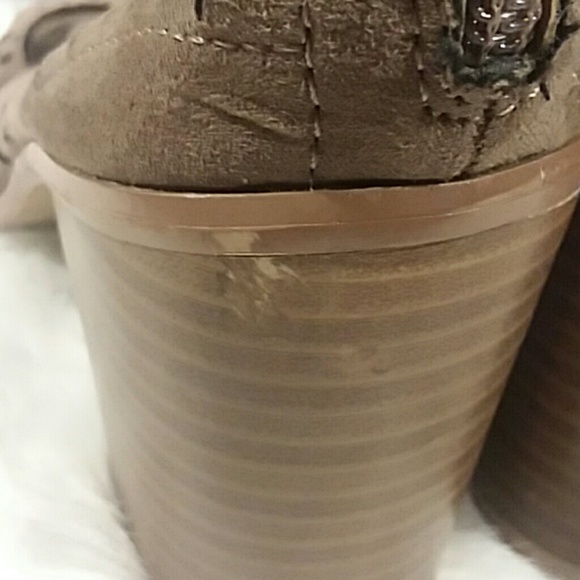 Canyon River Blues Cutout Shooties - Picture 5 of 8